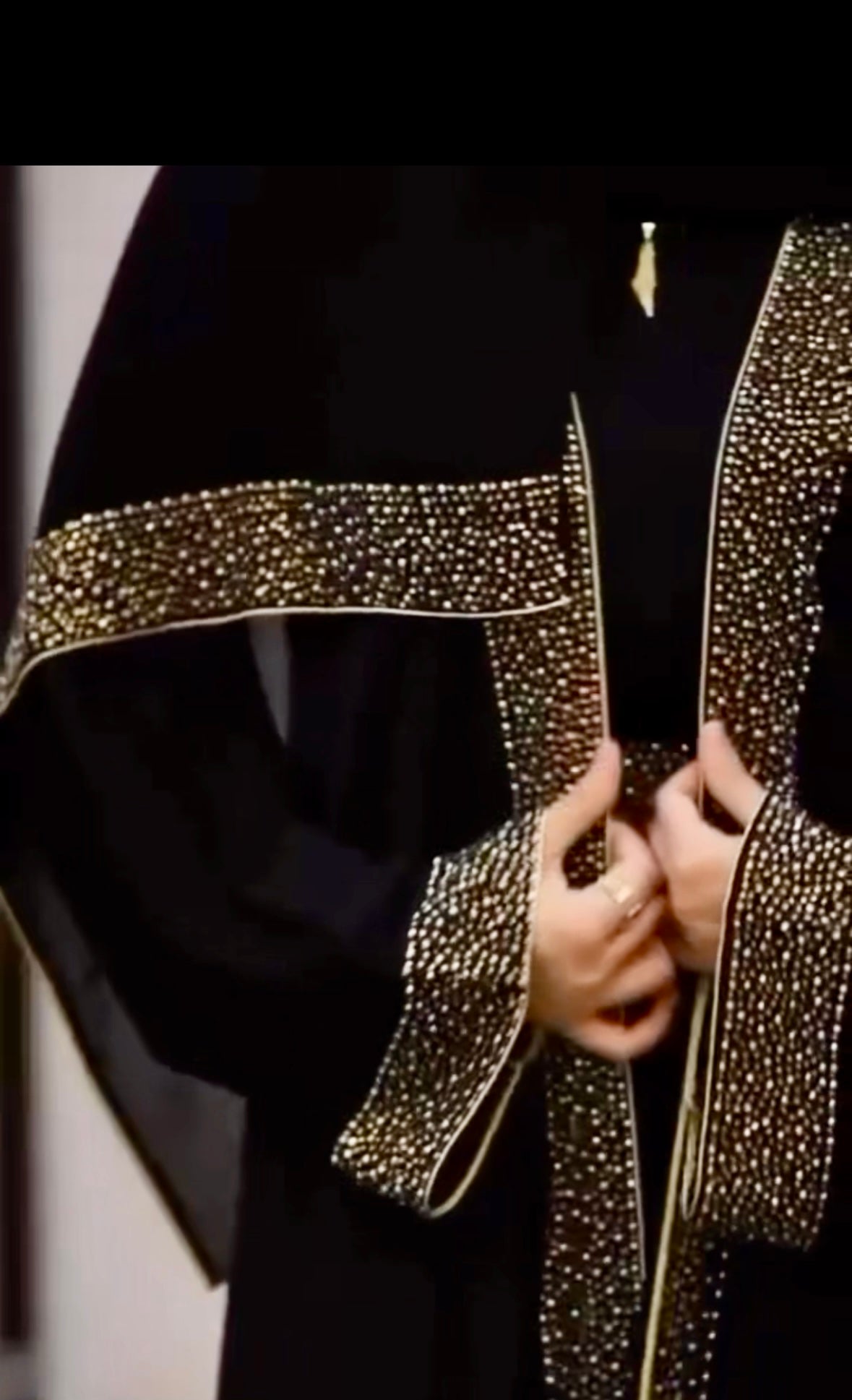 Sanam Abaya